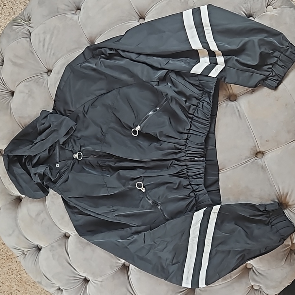 Cropped & Hooded Windbreaker